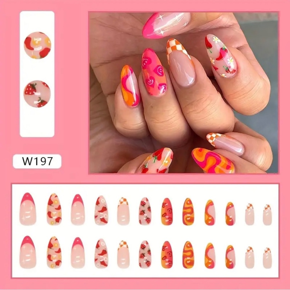 Press-On Nails with chic Nail Art (Nail Glue Included!)